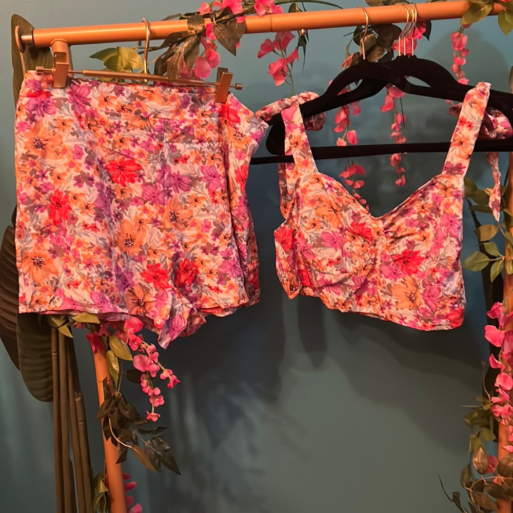 Women's Boho 2 Piece Floral Print Knot Shoulder Cami Crop Tops and Shorts Set